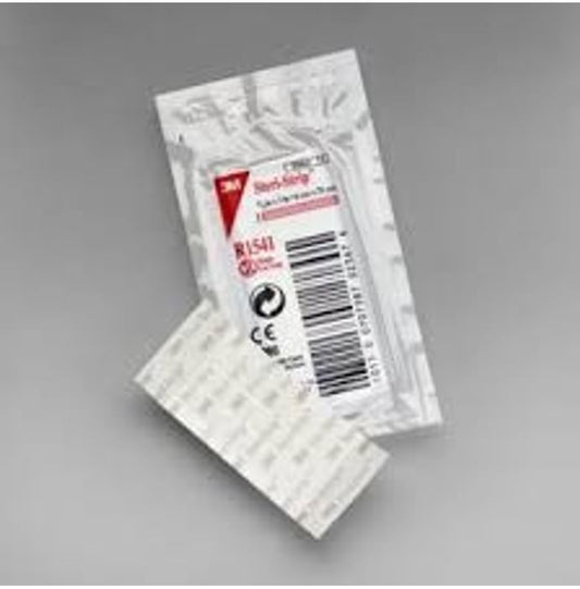 3M R1542 1/4 inch x 1.1/2 inch Steri Strip - Classic Derma